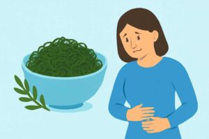 もずくの食べすぎで腹痛が起こる原因は?適量や症状が出たときの対処法、受診の目安を解説