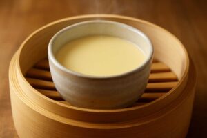 茶碗蒸しにすが入るのを防ぐには?なめらかに仕上げる温度・時間と蒸し方のコツ
