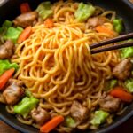 焼きそばの麺がほぐれないのはなぜ？簡単にパラッと仕上げるコツと原因を解説