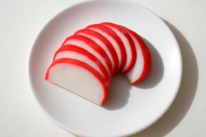 かまぼこはそのまま食べられる？加熱なしで食べていいのかをわかりやすく解説