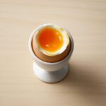 半熟ゆで卵は翌日でも食べられる？安全な保存方法と注意点を解説